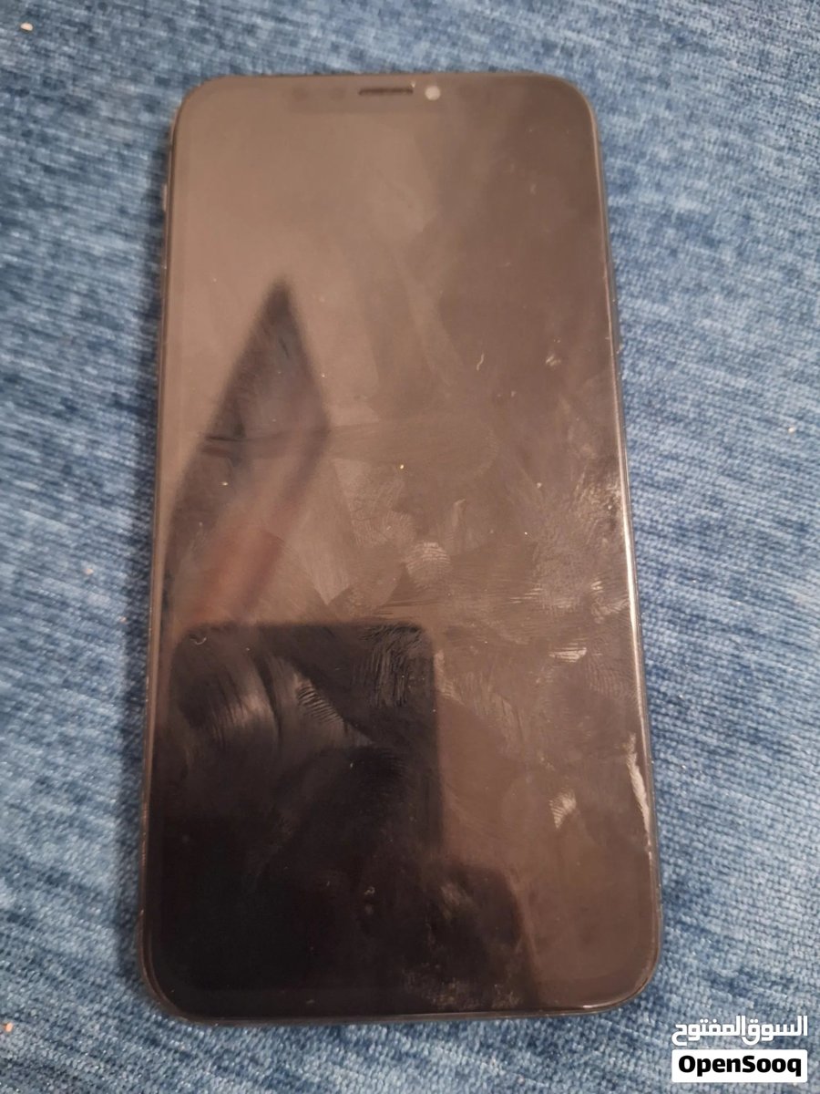 ايفون اكس للبيع 25 مبدل شاشه مكسور من وار وقابل للتفاوض بطاريه 81 فيس ايدي ما يشتغل